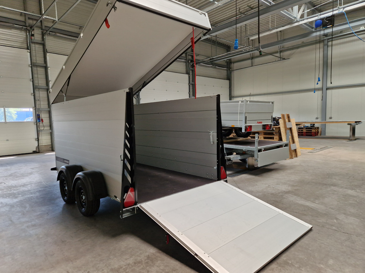 ALUBOXX Deckelanhänger GTB 2500 VT3 Ultra Low Tandem 2500kg - Closed box trailer: picture 1 ALUBOXX Deckelanhänger GTB 2500 VT3 Ultra Low Tandem 2500kg - Closed box trailer: picture 1