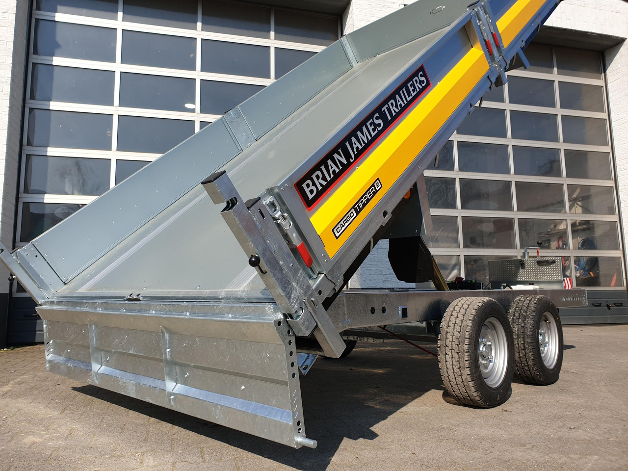 Brian James Trailer CarGO Tipper 2 elektrisch 360x195x30cm Pendelklappe Tandem niedrig 12" 3500kg os - Tipper trailer: picture 2 Brian James Trailer CarGO Tipper 2 elektrisch 360x195x30cm Pendelklappe Tandem niedrig 12" 3500kg os - Tipper trailer: picture 2