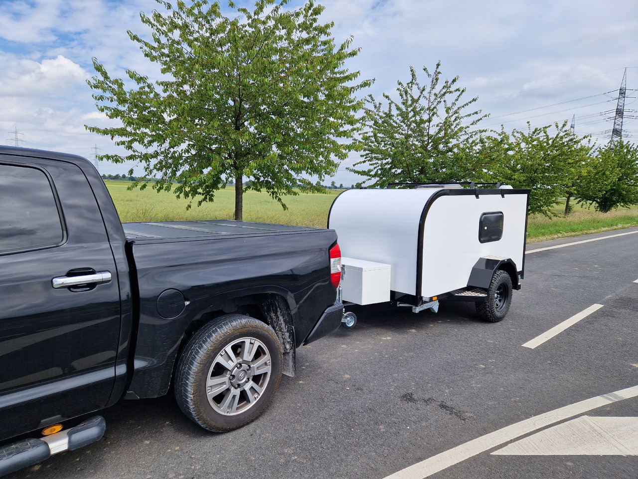 Cargo Base Camp offroad M 290x148x128cm Solar Akku 12 Volt Reeling 1350kg 100km/H - Caravan: picture 2 Cargo Base Camp offroad M 290x148x128cm Solar Akku 12 Volt Reeling 1350kg 100km/H - Caravan: picture 2