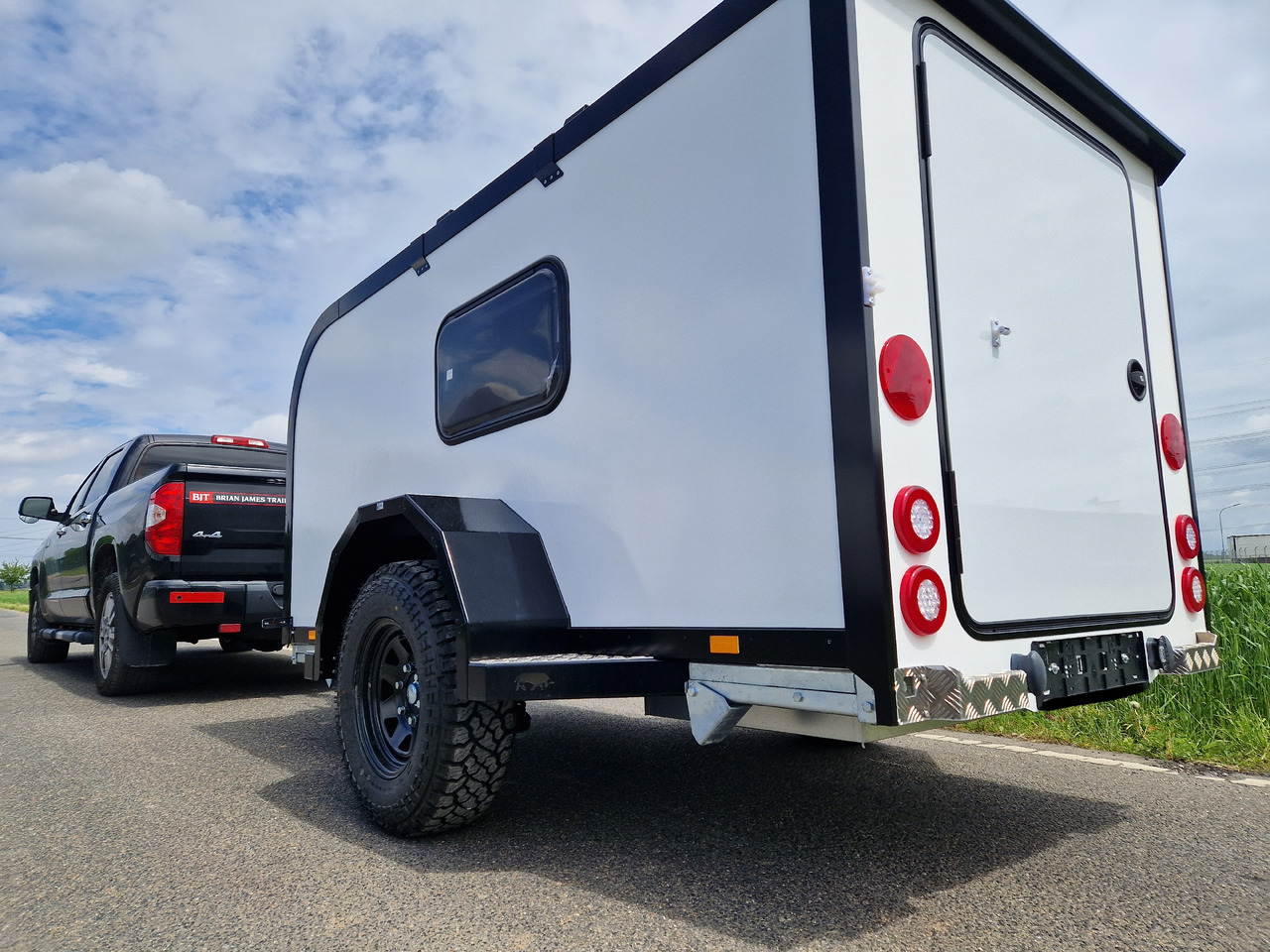 Cargo Base Camp offroad M 290x148x128cm Solar Akku 12 Volt Reeling 1350kg 100km/H - Caravan: picture 3 Cargo Base Camp offroad M 290x148x128cm Solar Akku 12 Volt Reeling 1350kg 100km/H - Caravan: picture 3