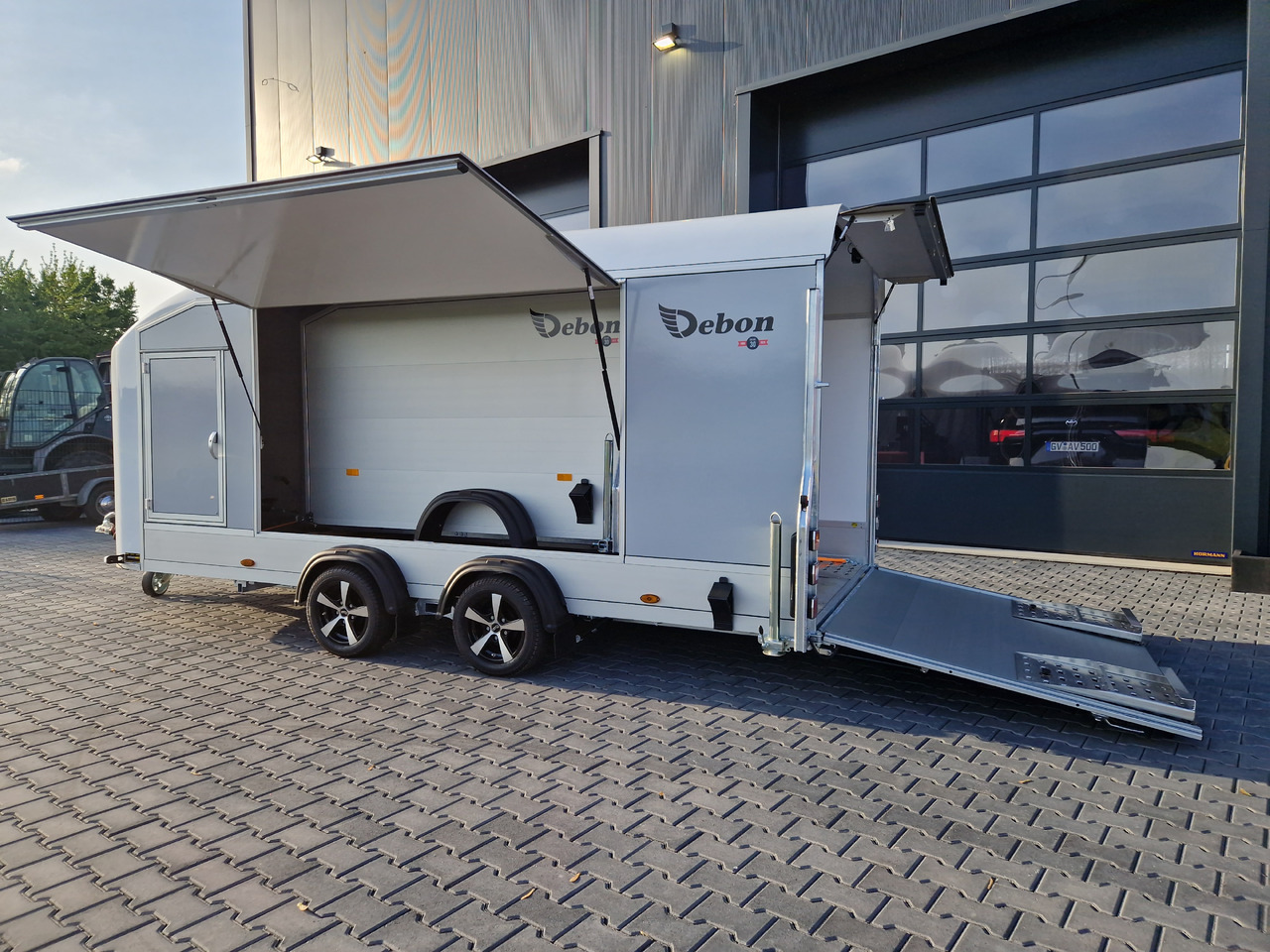 Cargo Roadster 1000 480x200x206cm Poly weiß Premium Pullman 3500kg 100km/H - Closed box trailer: picture 2 Cargo Roadster 1000 480x200x206cm Poly weiß Premium Pullman 3500kg 100km/H - Closed box trailer: picture 2