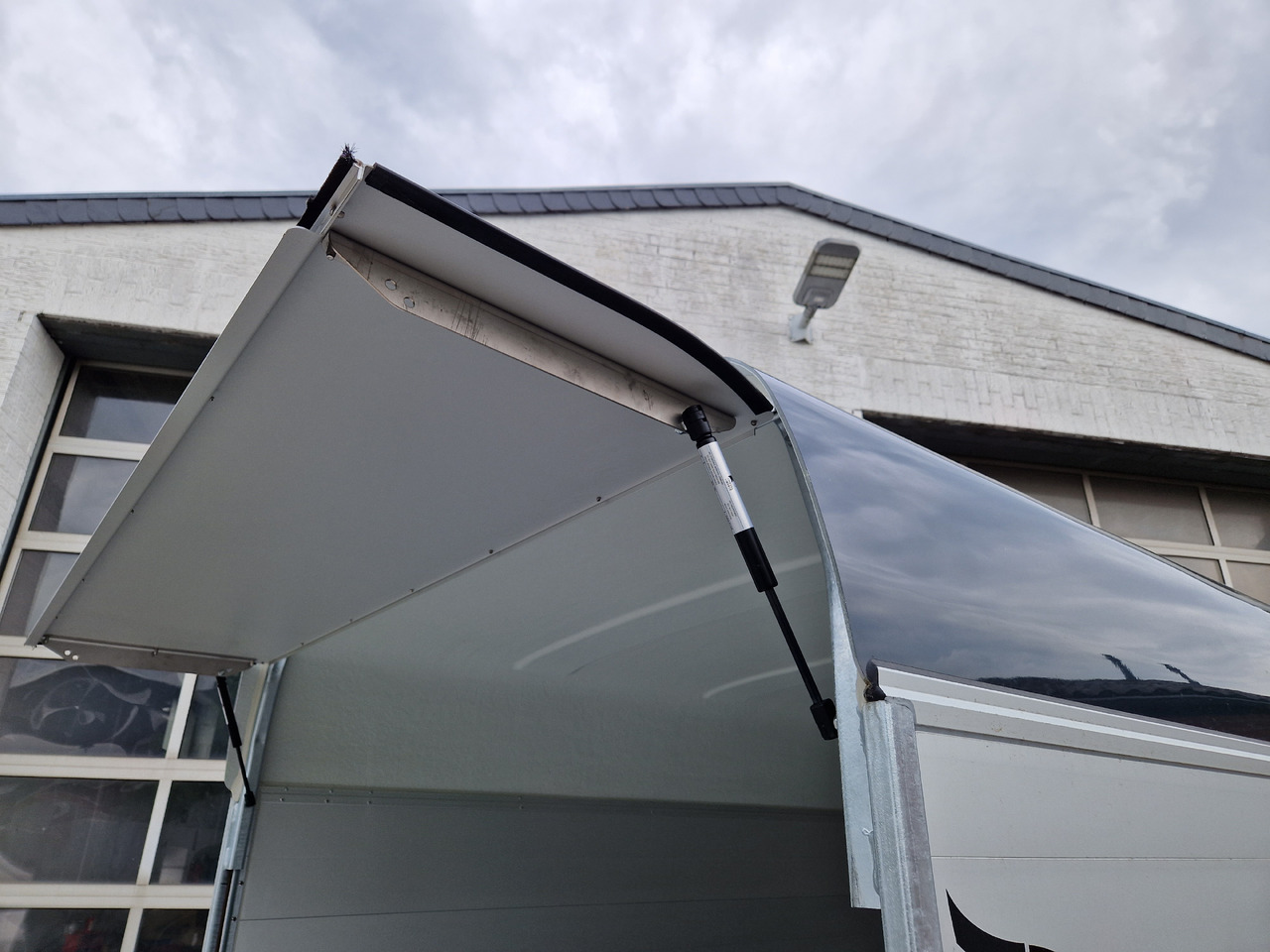 Cargo Roadster 400 312x164x184cm Alu Poly darkgrey Aluboden Seitentür 1300kg Pullman 100 km/H Abverk - Car trailer: picture 2 Cargo Roadster 400 312x164x184cm Alu Poly darkgrey Aluboden Seitentür 1300kg Pullman 100 km/H Abverk - Car trailer: picture 2