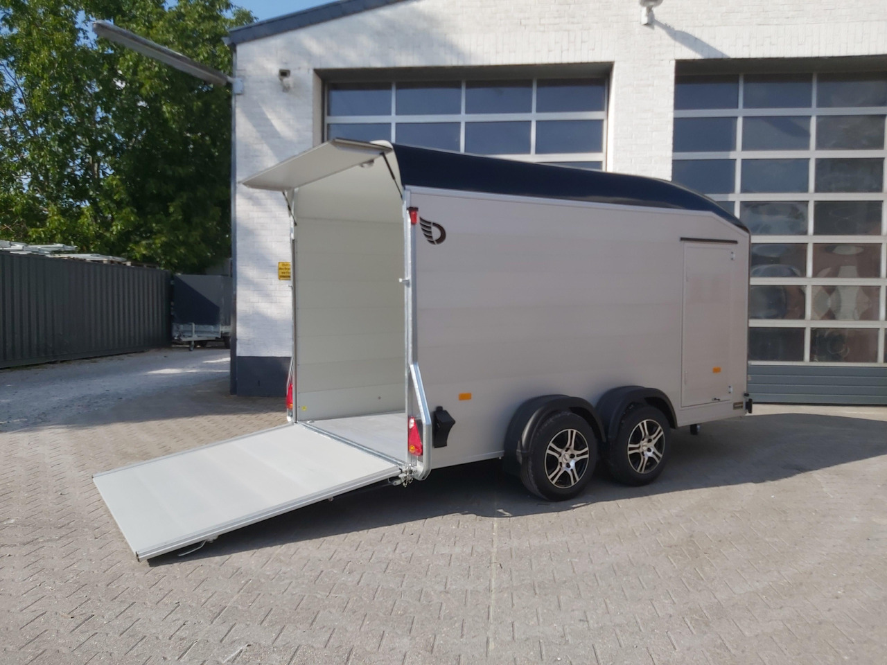 Cargo Roadster 700 375x180x200cm Alu black Alufelgen 2600kg Pullman 100km Herbst Aktion Modell - Car trailer: picture 3 Cargo Roadster 700 375x180x200cm Alu black Alufelgen 2600kg Pullman 100km Herbst Aktion Modell - Car trailer: picture 3