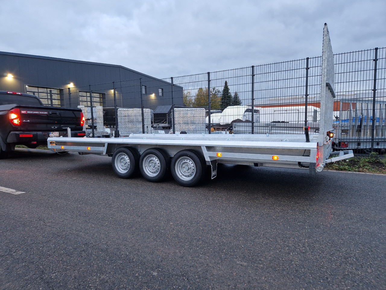 Plant trailer HULCO TERRAX Aluboden 469x195x27cm Heckrampe 150cm Tridem 3500kg (XXL): picture 9 Plant trailer HULCO TERRAX Aluboden 469x195x27cm Heckrampe 150cm Tridem 3500kg (XXL): picture 9
