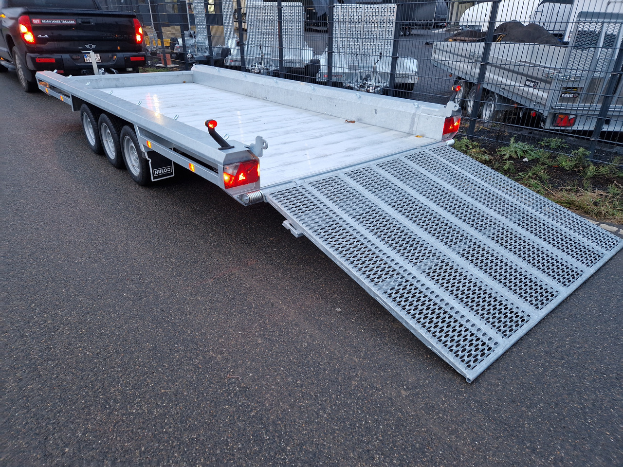 Plant trailer HULCO TERRAX Aluboden 469x195x27cm Heckrampe 150cm Tridem 3500kg (XXL): picture 12 Plant trailer HULCO TERRAX Aluboden 469x195x27cm Heckrampe 150cm Tridem 3500kg (XXL): picture 12