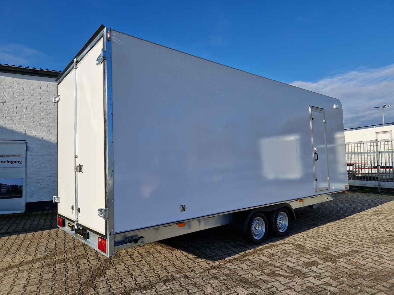 Hochlader Koffer TFSP 600T.00 600x220x220cm aero Zurrsys. Seitentür IL 13" (XXXL+) 3500kg - Closed box trailer: picture 5 Hochlader Koffer TFSP 600T.00 600x220x220cm aero Zurrsys. Seitentür IL 13" (XXXL+) 3500kg - Closed box trailer: picture 5