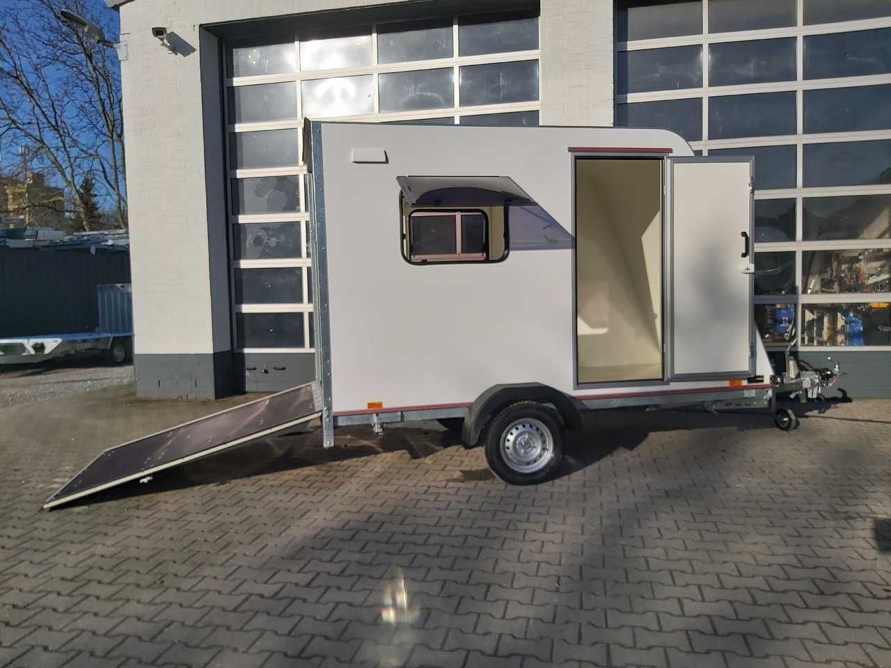 Kargo Camp TFS S Midi+ 320x150x180cm aero Seitentür Rampe Fenster+ 230V 12V 750kg Bremse 100km/H - Caravan: picture 1 Kargo Camp TFS S Midi+ 320x150x180cm aero Seitentür Rampe Fenster+ 230V 12V 750kg Bremse 100km/H - Caravan: picture 1