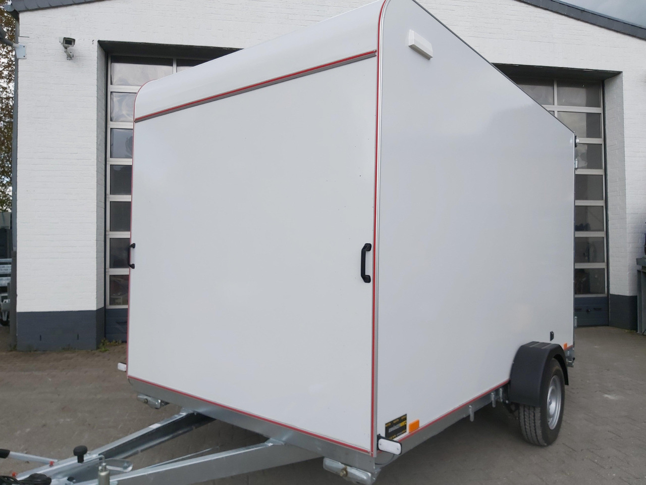 Koffer Sport Camp TFS 360.00 360x200x210cm aero Seitentür Fenster Bett (L) 1300kg 100km/H - Caravan: picture 4 Koffer Sport Camp TFS 360.00 360x200x210cm aero Seitentür Fenster Bett (L) 1300kg 100km/H - Caravan: picture 4