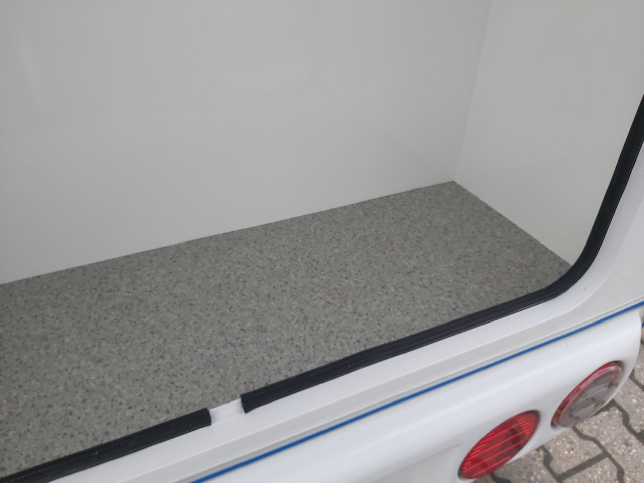 Mini Camper Mini Tommy TMC25 Basic 252x140x121cm 100 km/H 750kg ungebremst Januar AKTION - Caravan: picture 5 Mini Camper Mini Tommy TMC25 Basic 252x140x121cm 100 km/H 750kg ungebremst Januar AKTION - Caravan: picture 5