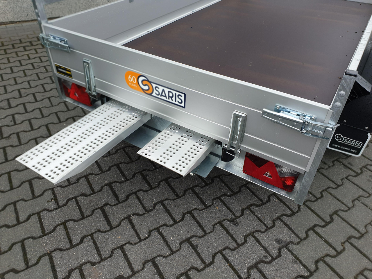 Saris Anhänger FW2000 McAlu Pro MP 305x155x45cm Auffahrrampen (M) 2000kg Winter Aktion - Dropside/ Flatbed trailer: picture 2 Saris Anhänger FW2000 McAlu Pro MP 305x155x45cm Auffahrrampen (M) 2000kg Winter Aktion - Dropside/ Flatbed trailer: picture 2