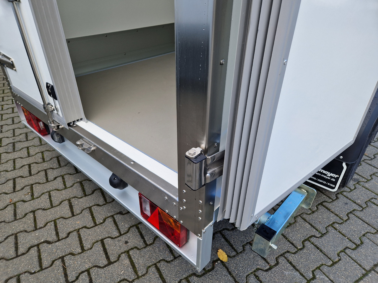 Refrigerator trailer Tiefkühlanhänger AZK 2734/156 336x156x200cm 100 Frigoliner GOVI K6 bis -18°C (M) 2700kg: picture 8