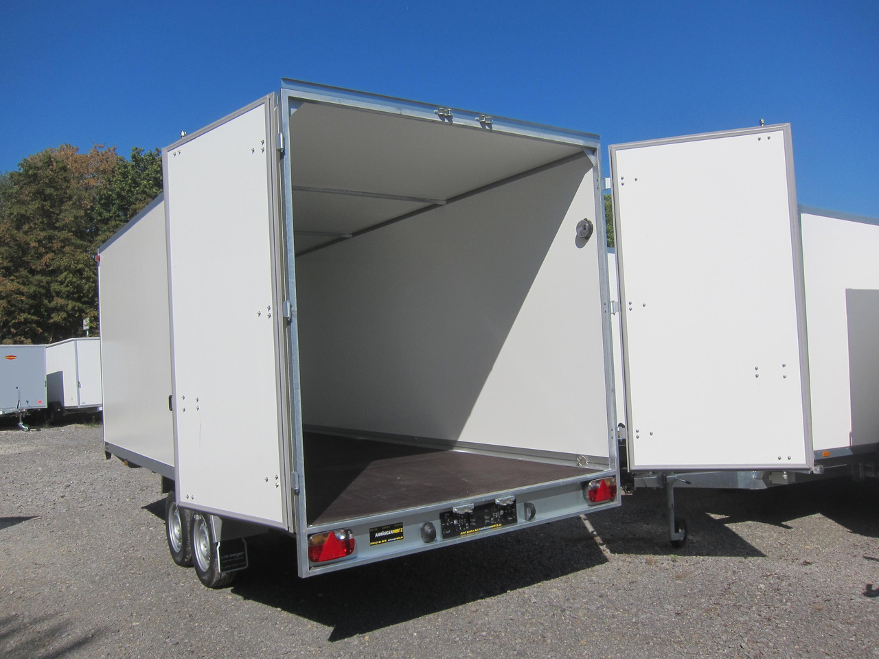 WM Meyer Kofferanhänger AZHLC 2750/210 S40 501x210x205cm (XXL) 2700kg - Closed box trailer: picture 4 WM Meyer Kofferanhänger AZHLC 2750/210 S40 501x210x205cm (XXL) 2700kg - Closed box trailer: picture 4