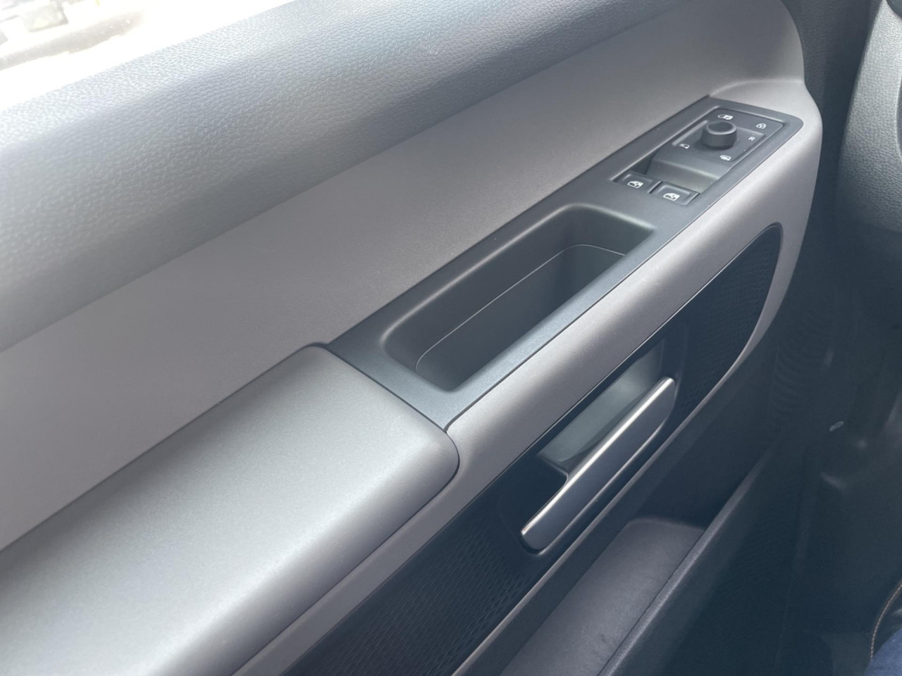 VOLKSWAGEN ID.Buzz Cargo 150 kW Klima AHK Navi - Small van, Electric van: picture 5 VOLKSWAGEN ID.Buzz Cargo 150 kW Klima AHK Navi - Small van, Electric van: picture 5