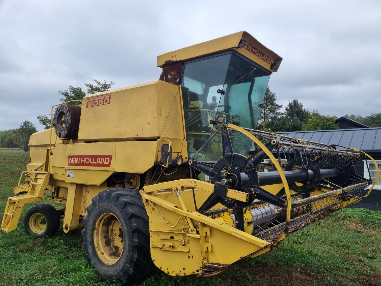 New Holland 8050 - Combine harvester: picture 2 New Holland 8050 - Combine harvester: picture 2