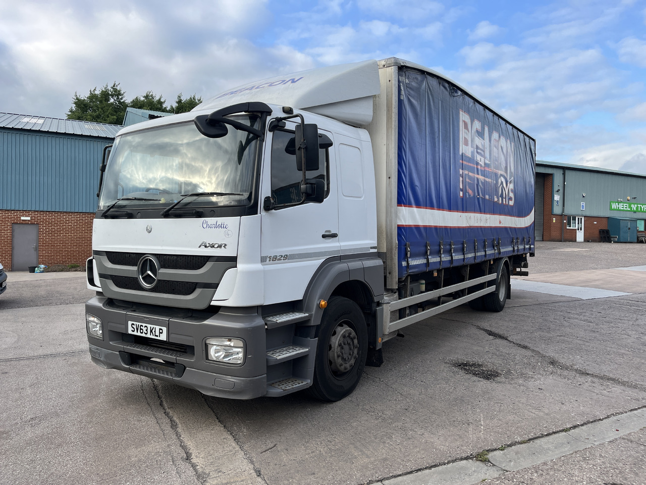 Mercedes Axor 1829 4x2 Curtain side - Curtainsider truck: picture 1 Mercedes Axor 1829 4x2 Curtain side - Curtainsider truck: picture 1