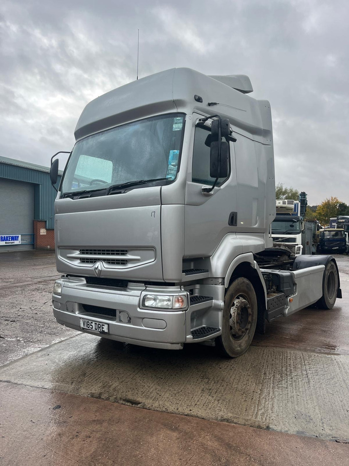 Renault Premium 385 - Tractor unit: picture 2 Renault Premium 385 - Tractor unit: picture 2