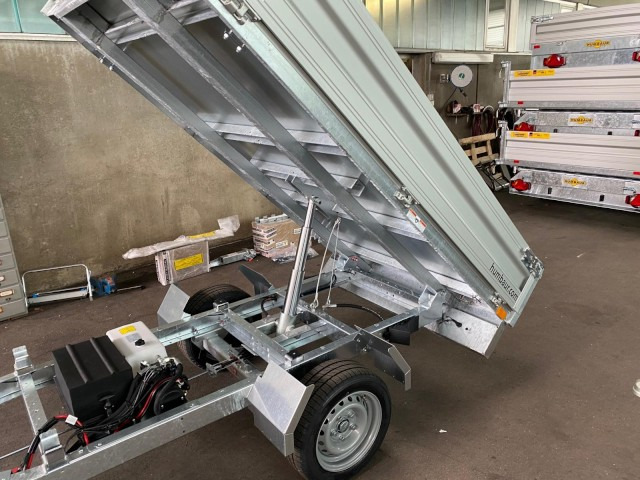 Humbaur HUK 152314 Heckkipper 1,5 t. 2300 x 1400 x 300mm E-Pumpe - Tipper trailer: picture 3 Humbaur HUK 152314 Heckkipper 1,5 t. 2300 x 1400 x 300mm E-Pumpe - Tipper trailer: picture 3