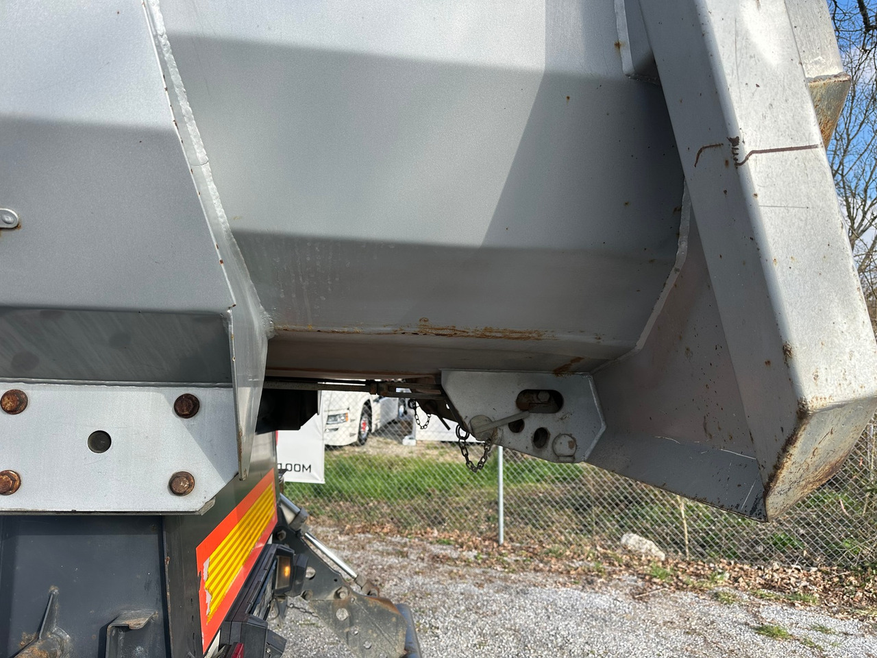 LANGENDORF SKS-HS18/28-7.5M - Tipper semi-trailer: picture 4 LANGENDORF SKS-HS18/28-7.5M - Tipper semi-trailer: picture 4