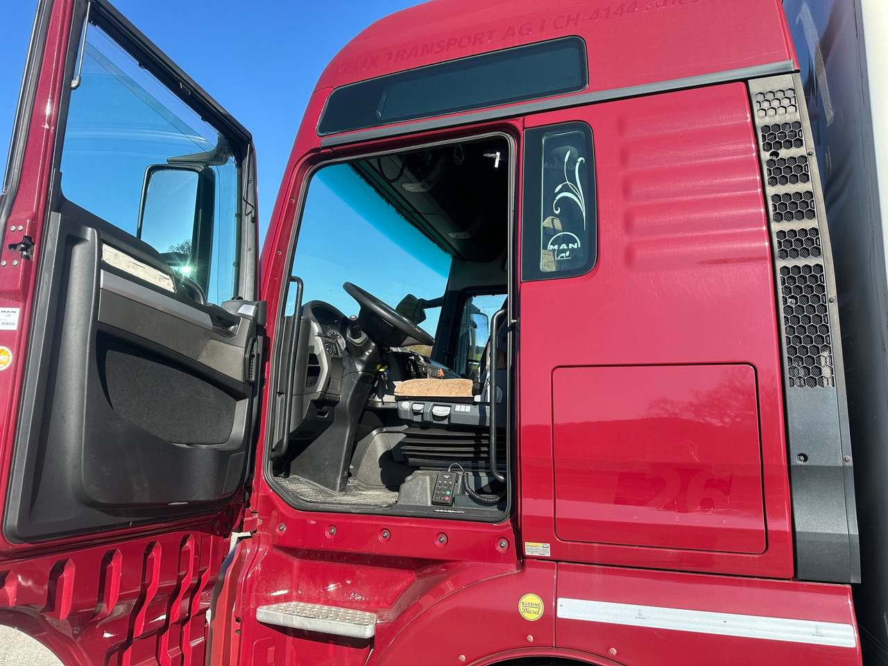 MAN TGX 18.440 4x2 Fahrschule - Box truck: picture 4 MAN TGX 18.440 4x2 Fahrschule - Box truck: picture 4