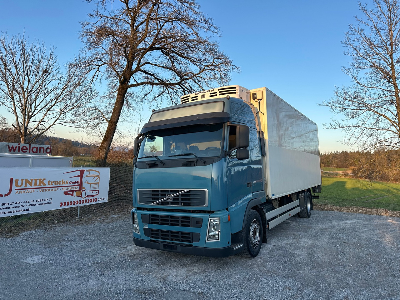 VOLVO FH 400 4x2 Kühler - Refrigerator truck: picture 1 VOLVO FH 400 4x2 Kühler - Refrigerator truck: picture 1