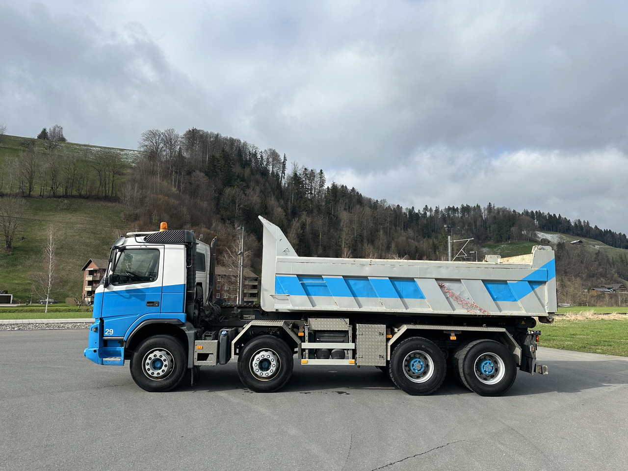 VOLVO FMX 420 440 460 480 8x4 Kettengäret sörling mulde - Hook lift truck: picture 3 VOLVO FMX 420 440 460 480 8x4 Kettengäret sörling mulde - Hook lift truck: picture 3
