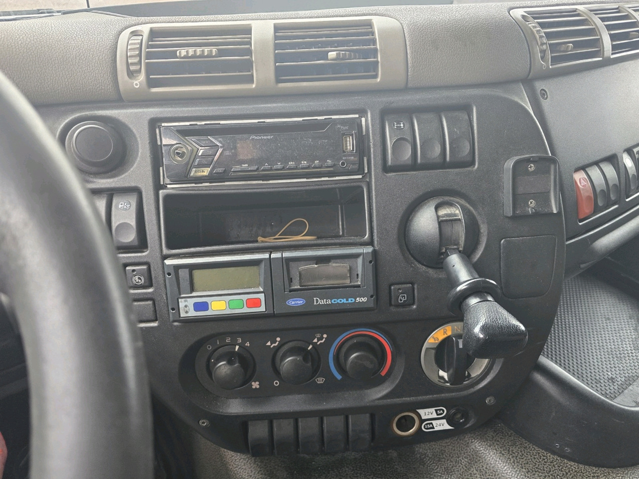 Refrigerator truck for transportation of meat DAF CF75.310: picture 14 Refrigerator truck for transportation of meat DAF CF75.310: picture 14