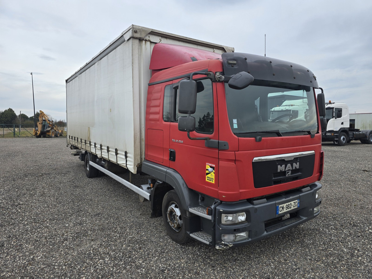 MAN TGL 12.250 - Curtainsider truck: picture 2 MAN TGL 12.250 - Curtainsider truck: picture 2