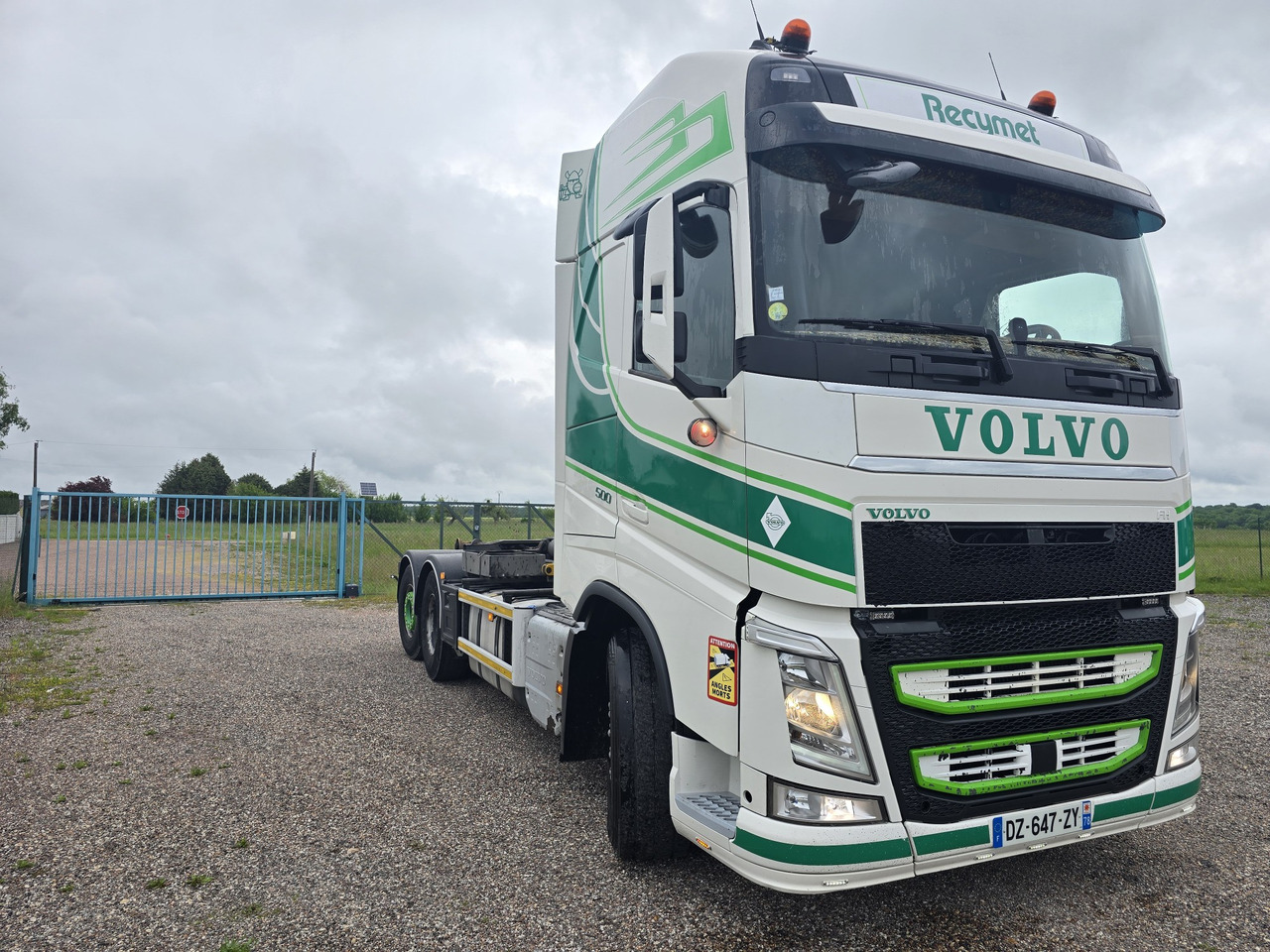 VOLVO FH500 Globe XL - Hook lift truck: picture 2 VOLVO FH500 Globe XL - Hook lift truck: picture 2