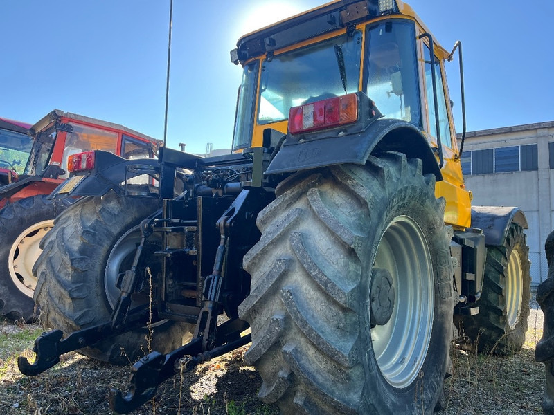 Farm tractor JCB Fastrac 155-65: picture 6