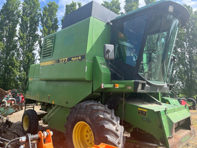 John Deere 1177 - Combine harvester: picture 3 John Deere 1177 - Combine harvester: picture 3
