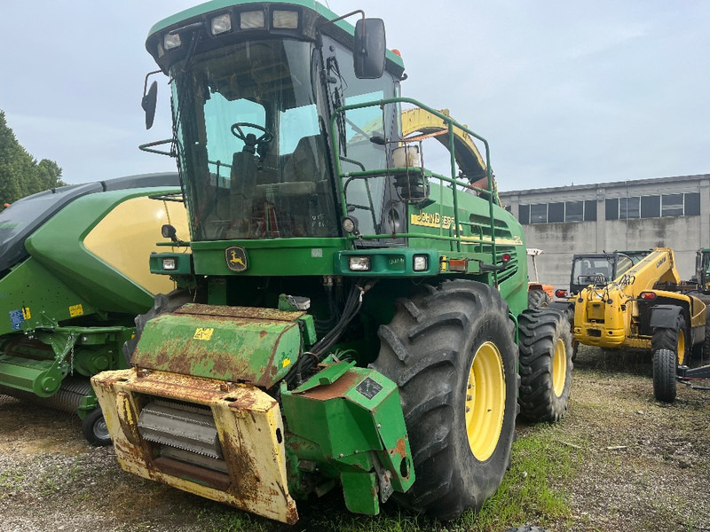 John Deere 7700 - Forage harvester: picture 2 John Deere 7700 - Forage harvester: picture 2