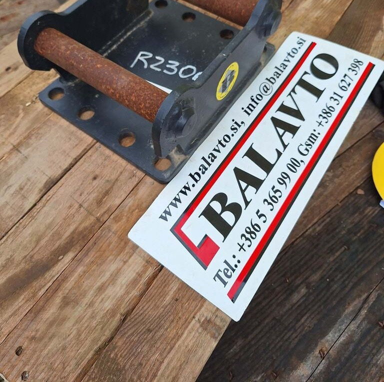Attachment plate S30 for excavator plate compactor - Quick coupler for Compactor: picture 1 Attachment plate S30 for excavator plate compactor - Quick coupler for Compactor: picture 1