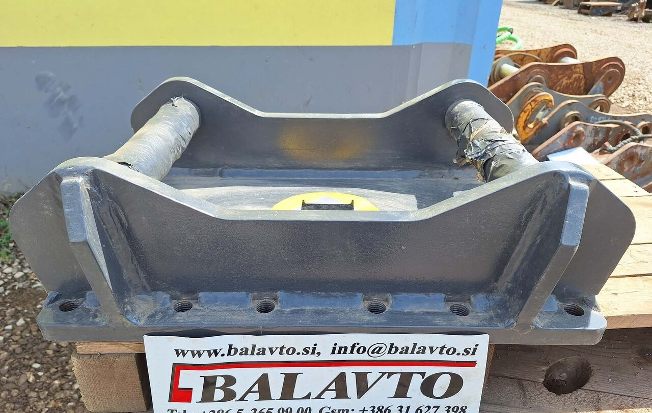 Breaker BAT140 attachment plate S60 for hydraulic breaker - Quick coupler: picture 1 Breaker BAT140 attachment plate S60 for hydraulic breaker - Quick coupler: picture 1