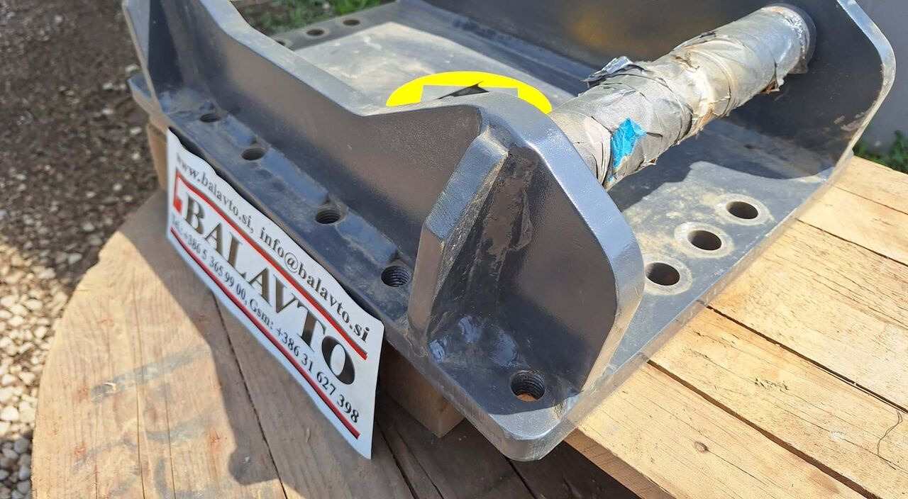Breaker BAT140 attachment plate S60 for hydraulic breaker - Quick coupler: picture 3 Breaker BAT140 attachment plate S60 for hydraulic breaker - Quick coupler: picture 3
