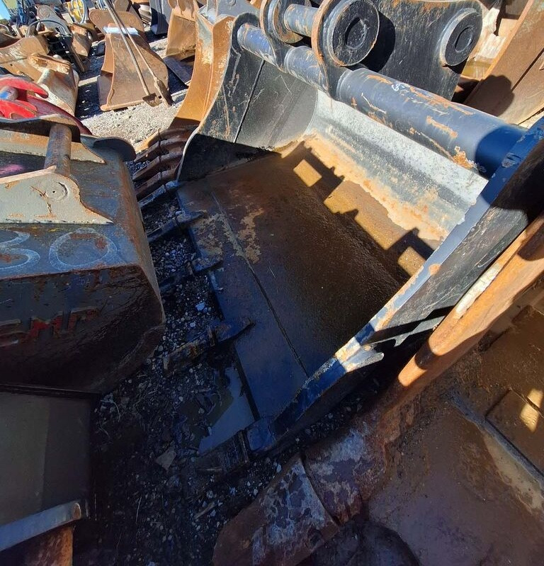 Digging bucket 1550 mm - Excavator bucket: picture 1 Digging bucket 1550 mm - Excavator bucket: picture 1