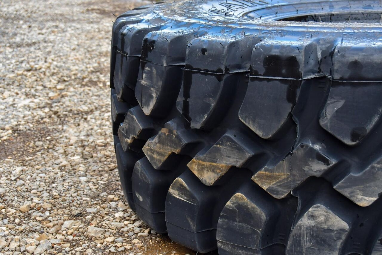 Wheel and tire package Goodyear 20.5R25: picture 7