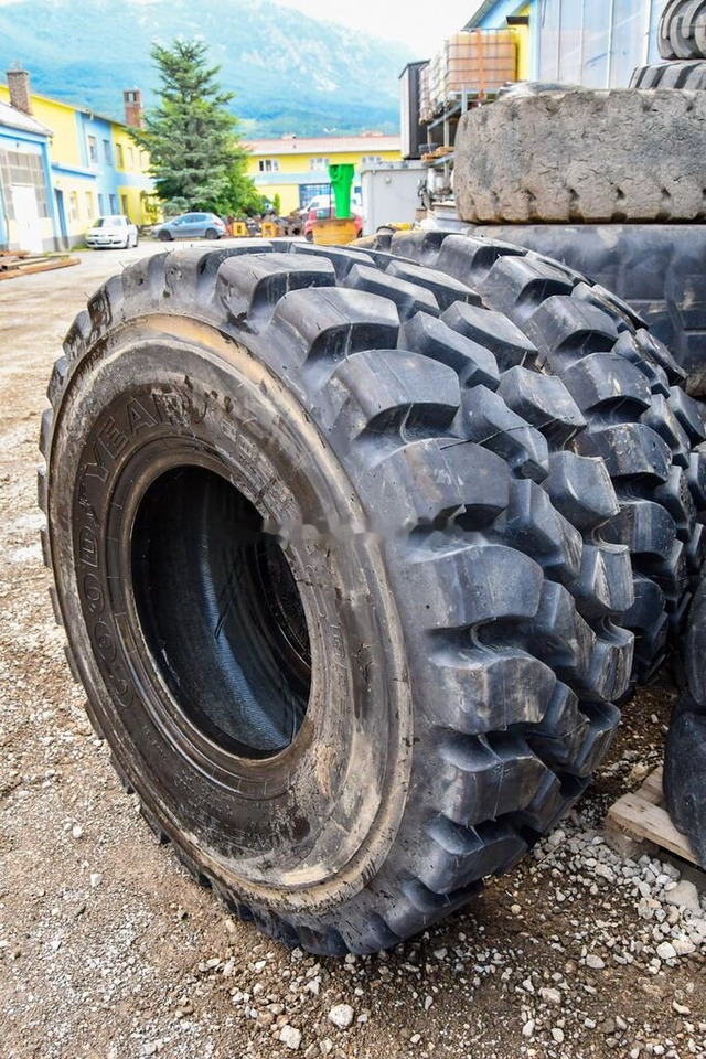 Wheel and tire package Goodyear 20.5R25: picture 6
