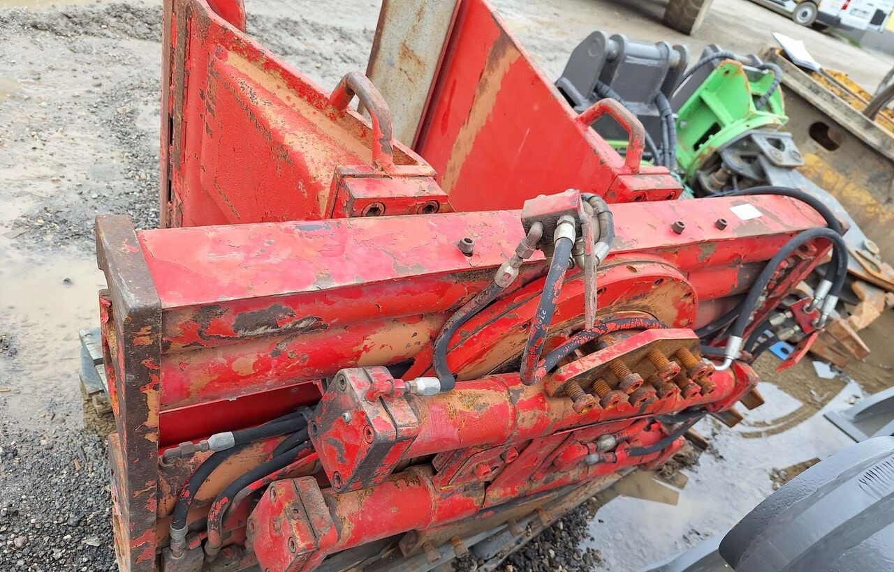 Hay bale grab - Clamp for Agricultural machinery: picture 2 Hay bale grab - Clamp for Agricultural machinery: picture 2