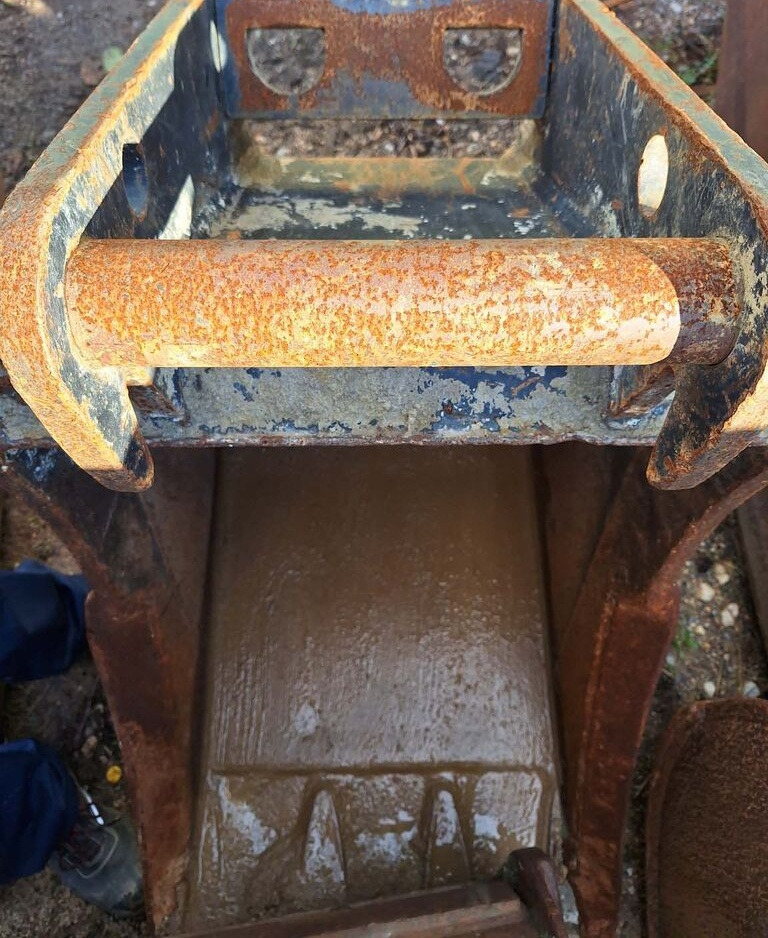 Narrow digging bucket 600 mm - Excavator bucket: picture 2 Narrow digging bucket 600 mm - Excavator bucket: picture 2