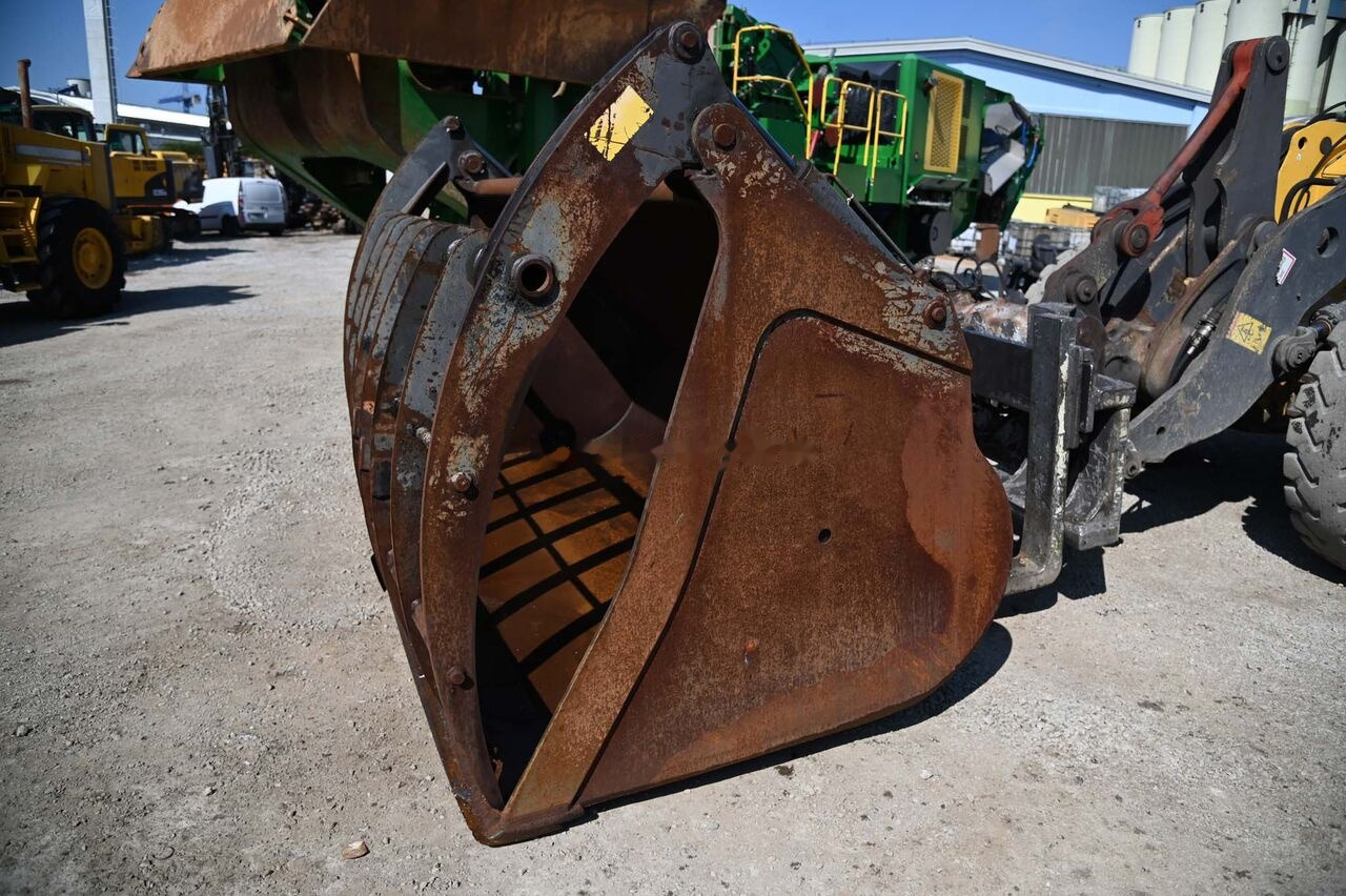 Trevi Benne Loader bucket 3000 mm - Loader bucket: picture 3 Trevi Benne Loader bucket 3000 mm - Loader bucket: picture 3