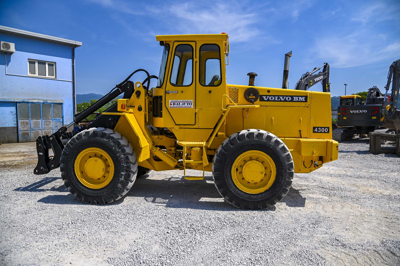 VOLVO BM4300 - Wheel loader: picture 4 VOLVO BM4300 - Wheel loader: picture 4