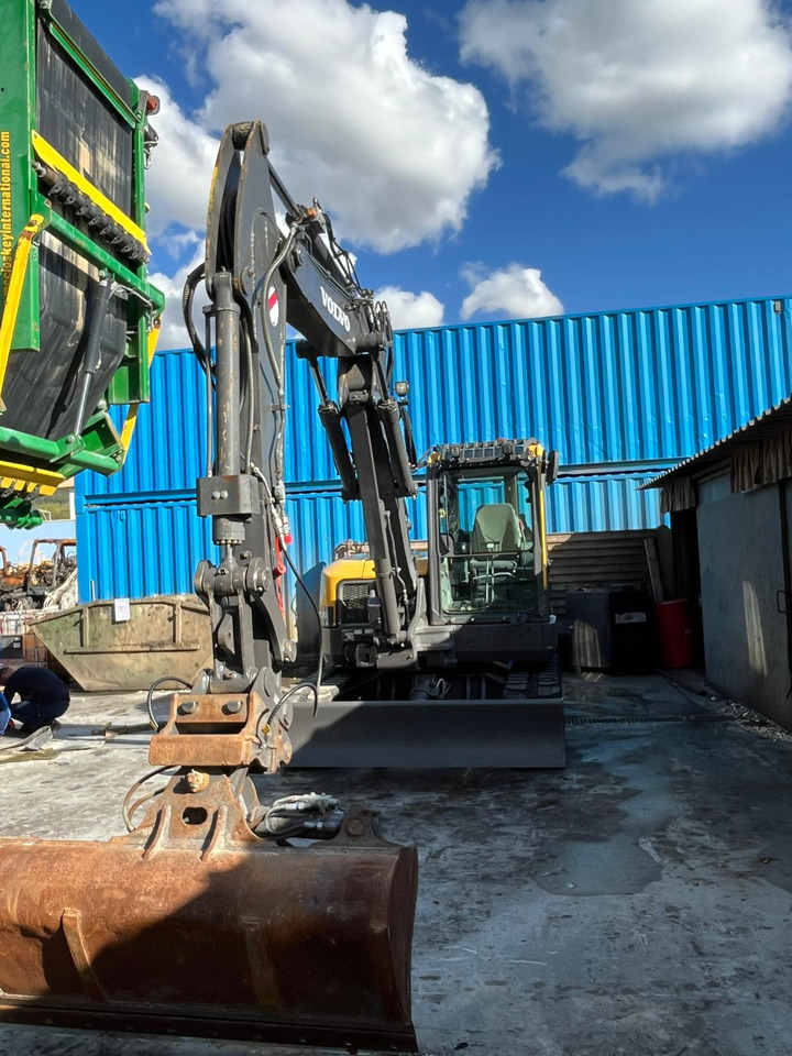 Mini excavator VOLVO ECR88D: picture 1