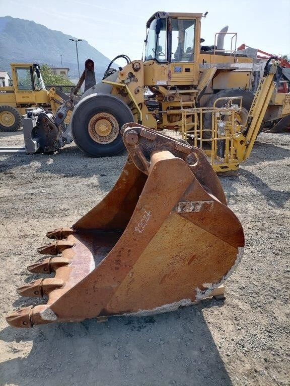 VTN Digging bucket 1300 mm - Excavator bucket: picture 3 VTN Digging bucket 1300 mm - Excavator bucket: picture 3