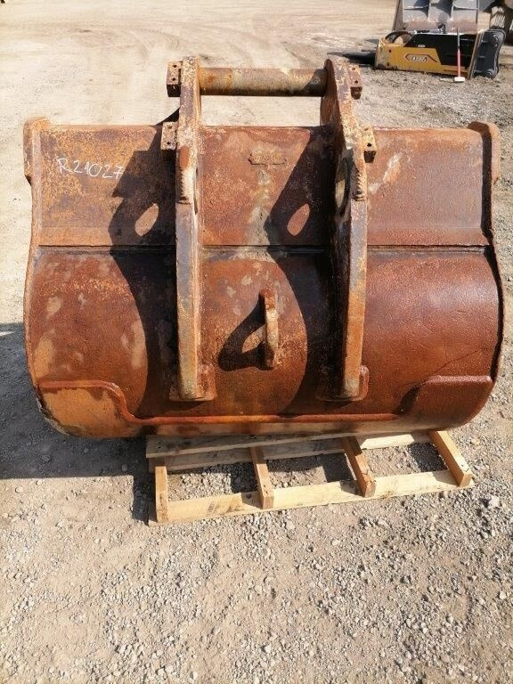 VTN Digging bucket 1300 mm - Excavator bucket: picture 5 VTN Digging bucket 1300 mm - Excavator bucket: picture 5