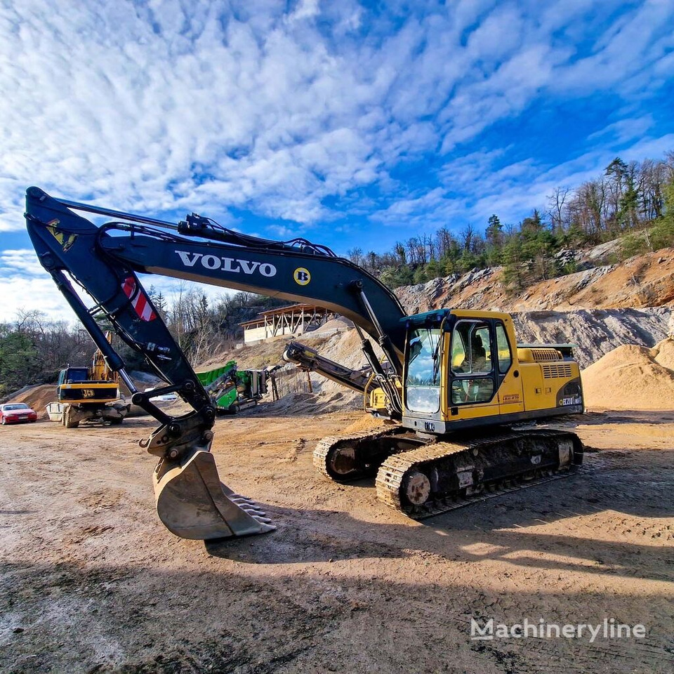 Crawler excavator Volvo EC210B: picture 1