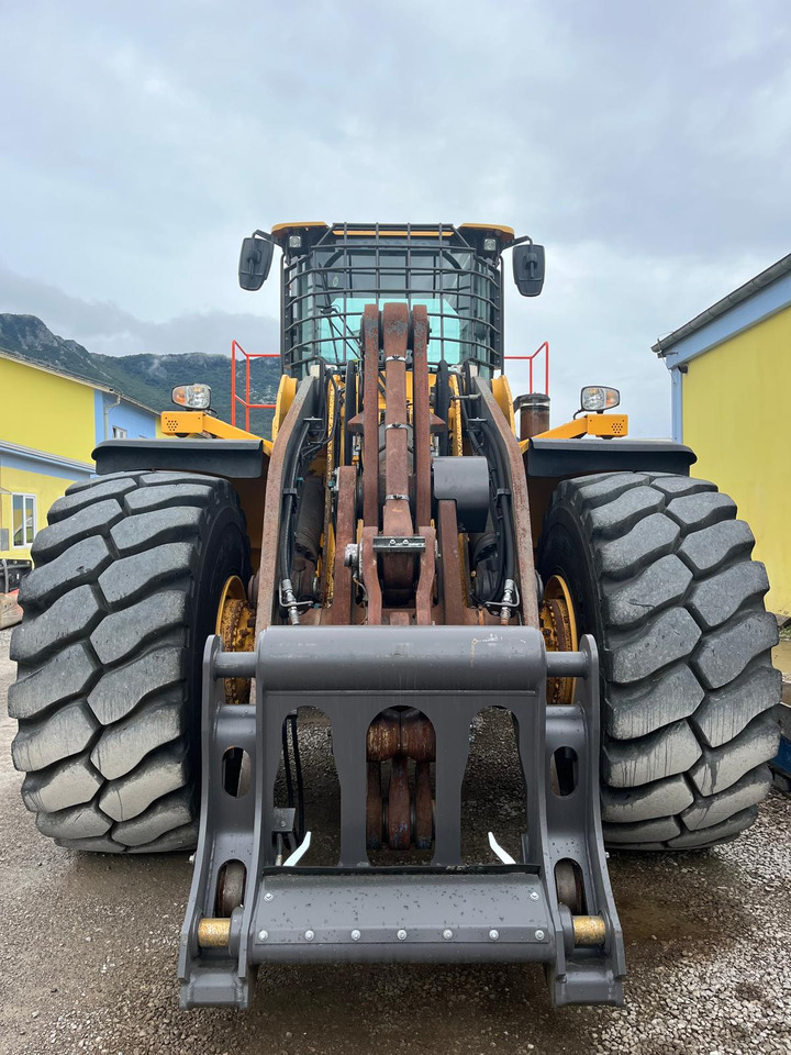 Volvo L220H - Wheel loader: picture 4 Volvo L220H - Wheel loader: picture 4