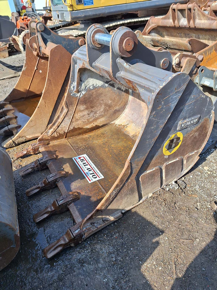 Volvo digging bucket 1100 mm - Excavator bucket: picture 3 Volvo digging bucket 1100 mm - Excavator bucket: picture 3