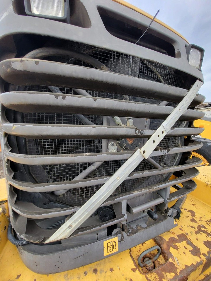 Volvo radiator - Radiator for Loader: picture 1 Volvo radiator - Radiator for Loader: picture 1