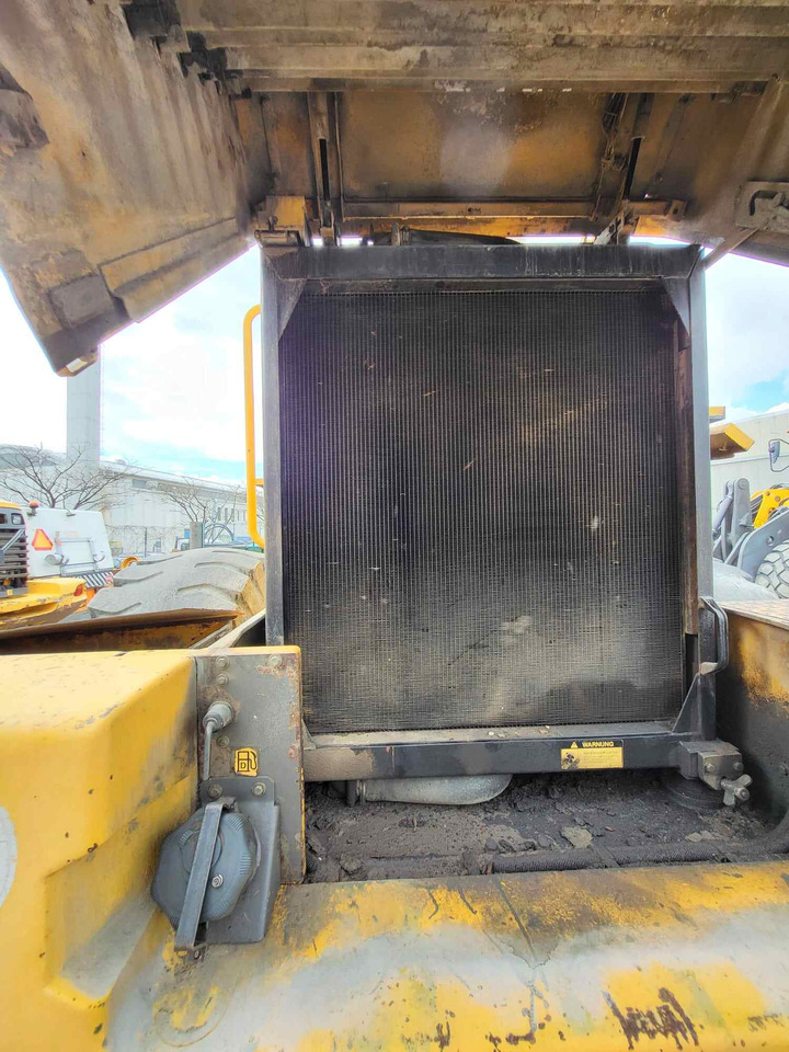 Volvo radiator - Radiator for Loader: picture 1 Volvo radiator - Radiator for Loader: picture 1