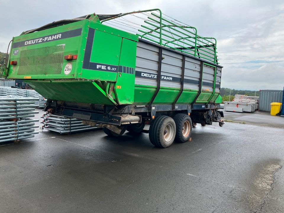 Deutz Fahr Ladewagen FE 6.37 mit Querförderband - Self-loading wagon: picture 1 Deutz Fahr Ladewagen FE 6.37 mit Querförderband - Self-loading wagon: picture 1